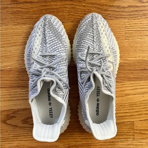 adidas Yeezy Boost 350 V2 'Static Non-Reflective - Picture 2 of 9